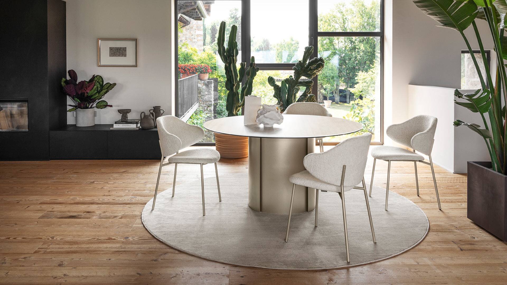 Meble do jadalni Calligaris beżowe- aranżacja