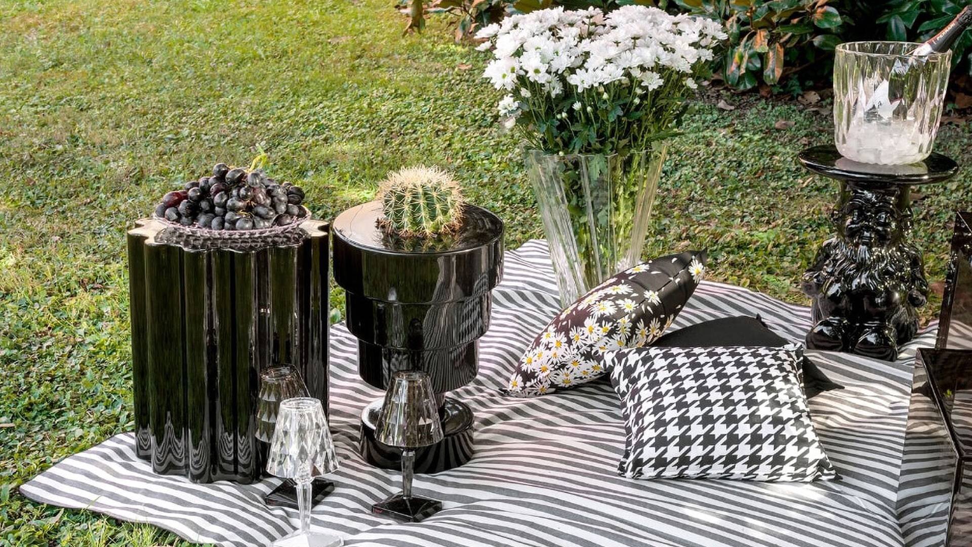 Taboret Kartell Colonna w kolorze czarnym - aranżacja