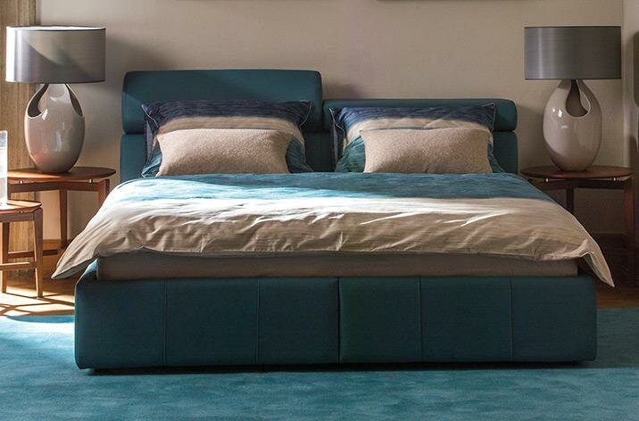 Łóżko tapicerowane Kler Milonga skórzane niebieskie