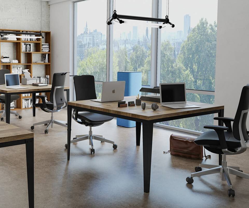 Stůl Trebord Floy dřevěný hnědý - aranžmá kanceláře