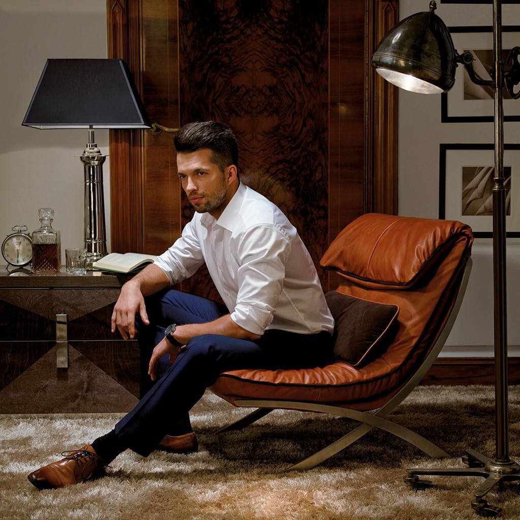 Fotel Kler Habanera W136 obity skórą w kolorze brązowym - aranżacja