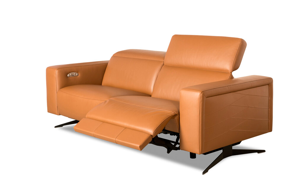 Kanapa Kler Sonore W200 brązowa skóra włączona funkcja relaks (recliner)