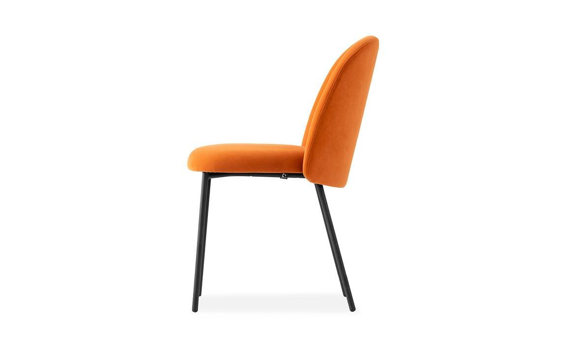 Krzesło Connubia Tuka pomarańczowe (Saffron Yellow) z tkaniny z metalowymi nogami
