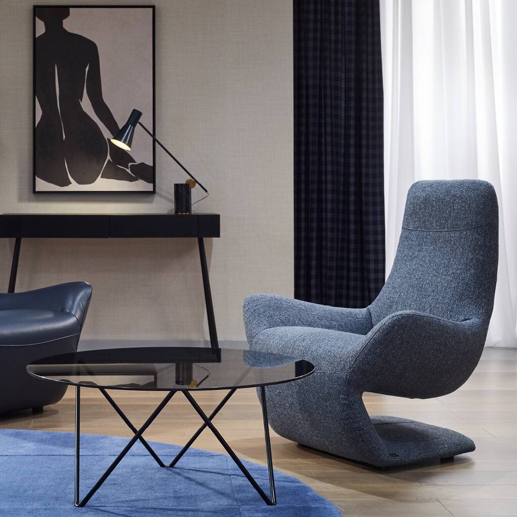 Fotele Kler Vocale W224 granatowy skórzany i niebieski z tkaniny - aranżacja