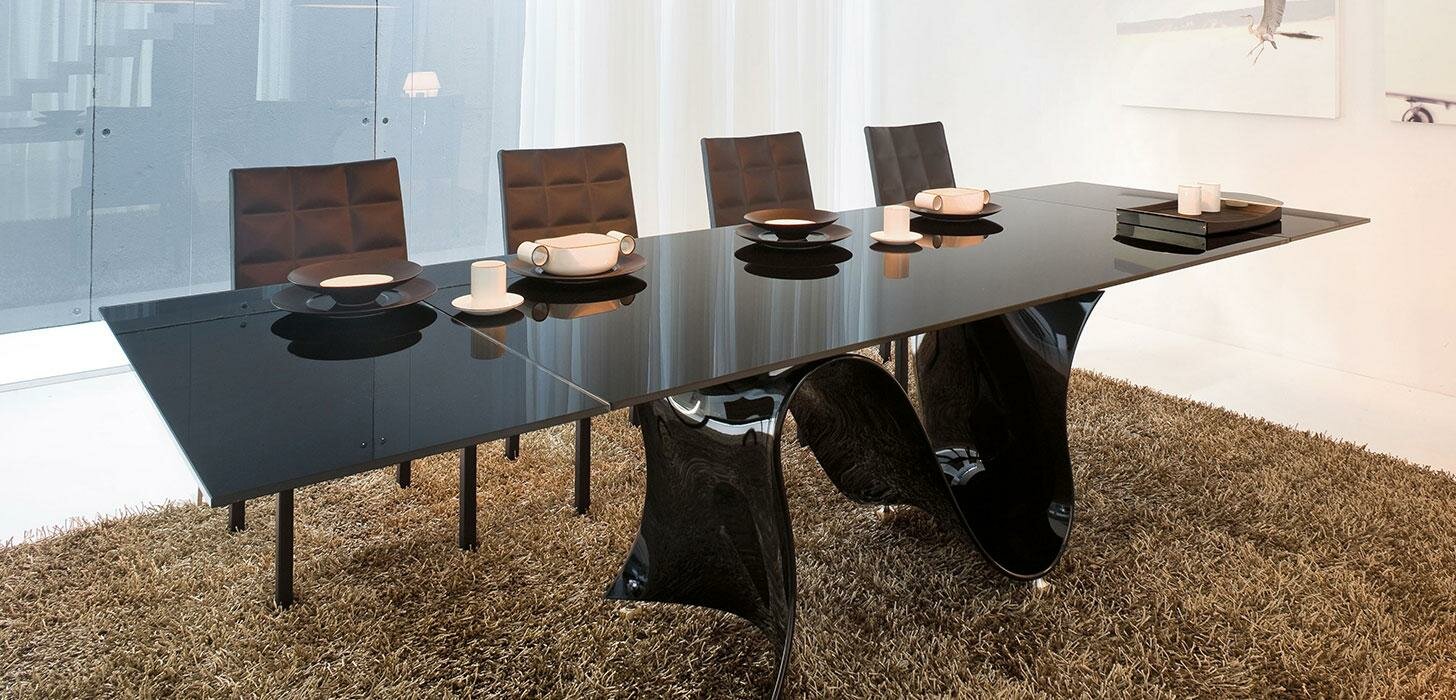 Jídelní stůl Tomasella Wave černý skleněný